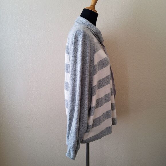 Hello Nite Plush Pullover Cozy Super Soft Crewneck Loungewear Sweater M White Ne - Picture 2 of 6